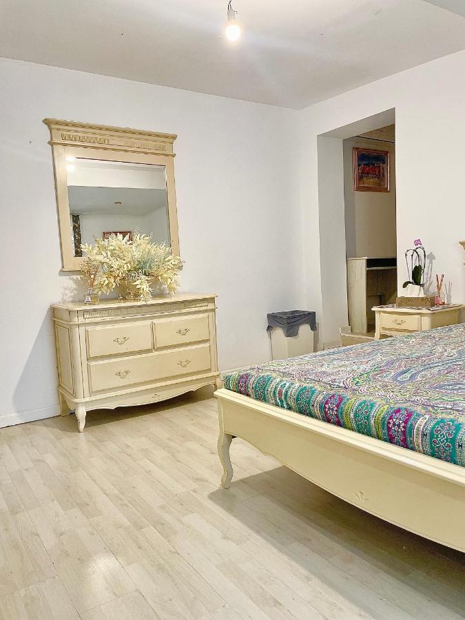 Casa In Inima Capitalei Villa Bukarest Eksteriør billede