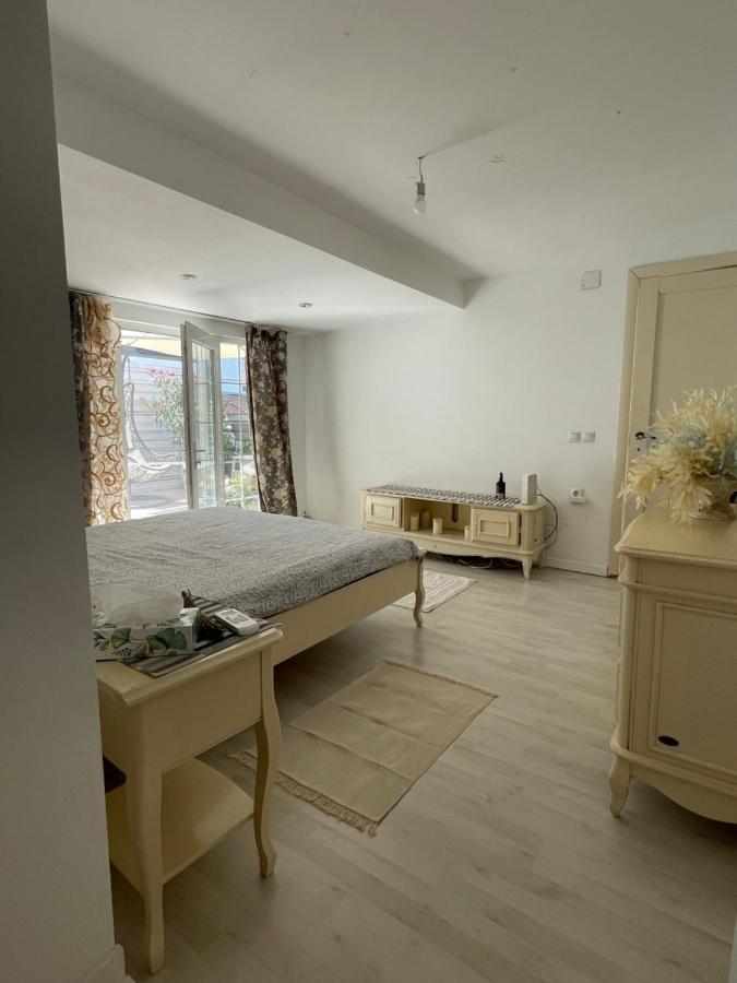 Casa In Inima Capitalei Villa Bukarest Eksteriør billede